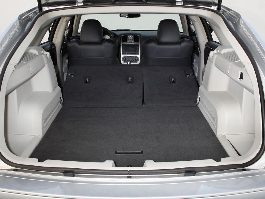 Chrysler 300C SRT8 Touring 2006 года  (фото 8 из 21)